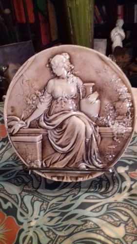 Médaillon plâtre vernissé - plâtre,
