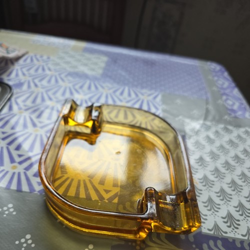 Cendrier verre jaune - verre,
