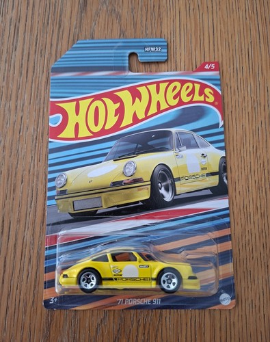 Hot wheels racing circuit - hot,