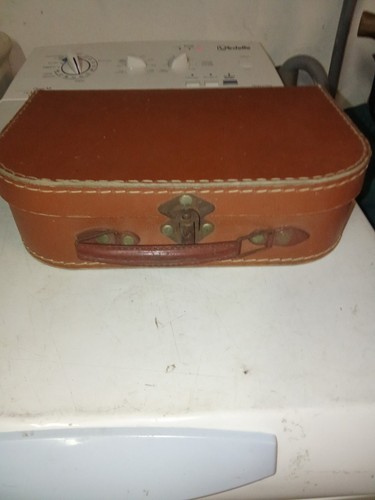 Vend ancienne valisette - ancienne,
