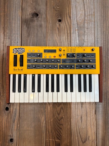 Dave smith instruments mopho - dave,