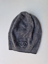 Bonnet CHANEL 100 % Cachemire gris anthracite ?  Chanel Cap CC bonnet