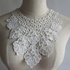 COL DENTELLE  + PERLE / BLANC ** 23 x 25 cm ** Plastron Feston Guipure - CD219