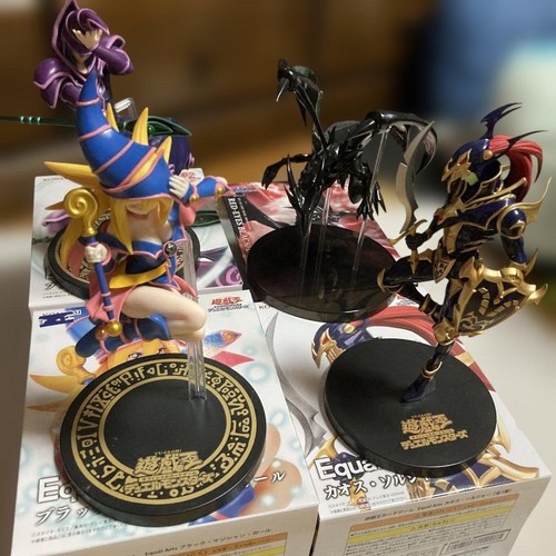 Lot figurine oh - yu-gi-oh, dragon