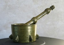 MORTIER en BRONZE, très beau