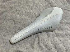 fizik ARIONE selle KIUM rail