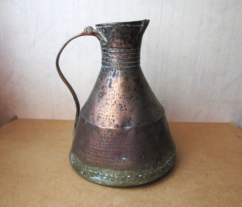Ancien broc pichet - pot, à