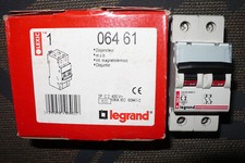 DISJONCTEUR 2POLES PROTEGES 2A COURBE C, LEGRAND 06461 Pouv. Coup 10KA 2AMPERES