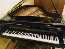 Piano à queue ESSEX modèle EGP 173 C (designed by STEINWAY)