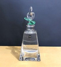 belle carafe à whisky en cristal signé SEVRES bouchon cacatoès / perroquet 30 cm