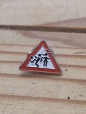 Pin's Pins Pin LAPEL Panneau Signalisation Routière "sortie D'école" 