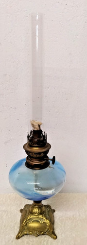 Ancienne lampe pétrole - a,