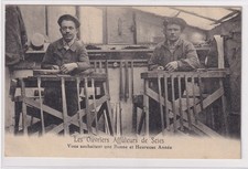 (FR1) CPA - 13 Marseille - Les ouvriers Affûteurs de scies. Vous souhaite Bonne 