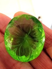 Moldavite Ovale Verte 187 ct