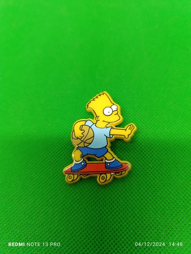 Pin plastique bart - pin's,