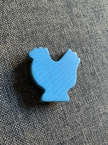 Broche poule bleue - en, bois