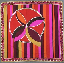 Magnifique foulard vintage   "