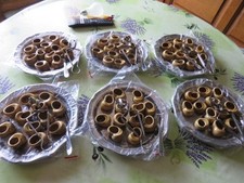 72 coquilles d'escargots en céramique +plats, pinces, fourchettes, vintage