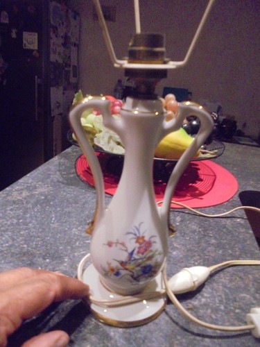 Ancienne lampe porcelaine - ancienne,