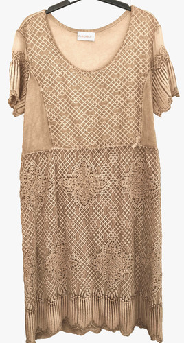 Robe beige dentelle brodée