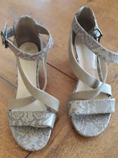 CHAUSSURES compensées, P. 37, marque CAMAIEU