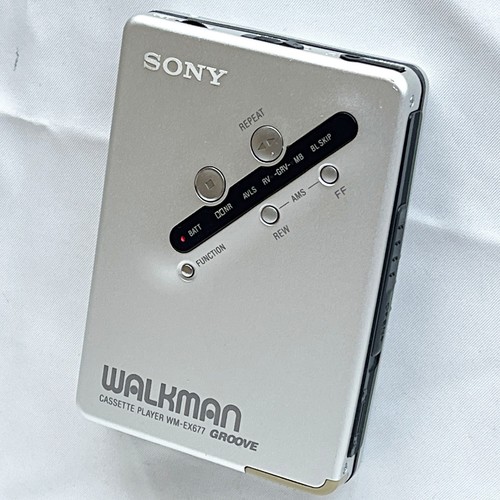 Sony ex677 1999 silver - wm-ex677,