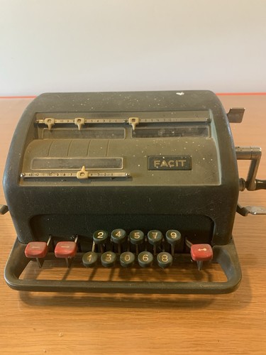 Ancienne machine calculer - ancienne, À