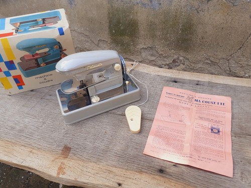 Jouet ancien machine coudre - jouet,