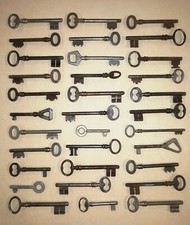 C5T1 - lot 33 clés anciennes Portes Portail déco sculpture