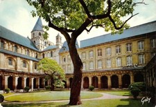 Caen - Abbaye d'après Hommes - Le Cloître et la circonférence lanterne