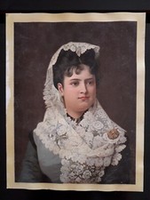 grande chromo" femme espagnole à la mantille"