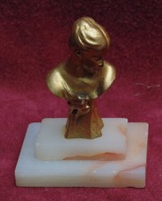 rare magnifique ancien bronze femme au hirondelle signé PIEFFER fondeur susse fr