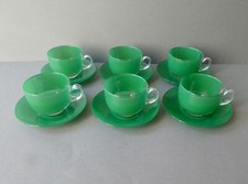 6 tasses à café et leur sous