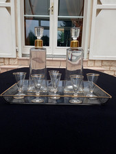 SERVICE LIQUEUR PLATEAU-2 CARAFES-6 VERRES-CRISTAL+DORURE OR-BACCARAT ST LOUIS ?