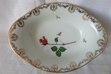 PLAT LIMOGES PORCELAINE CHADELAUD DECOR A LA ROSE .