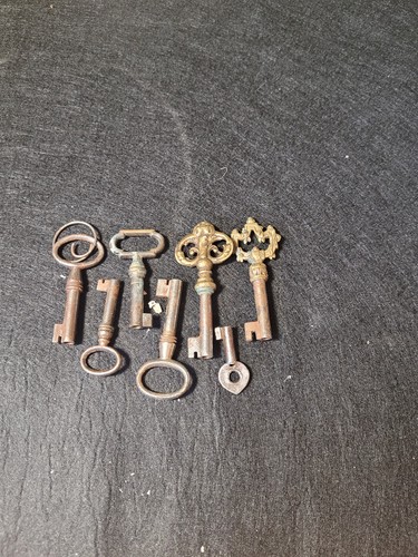 Clefs meuble dont - 7, 2