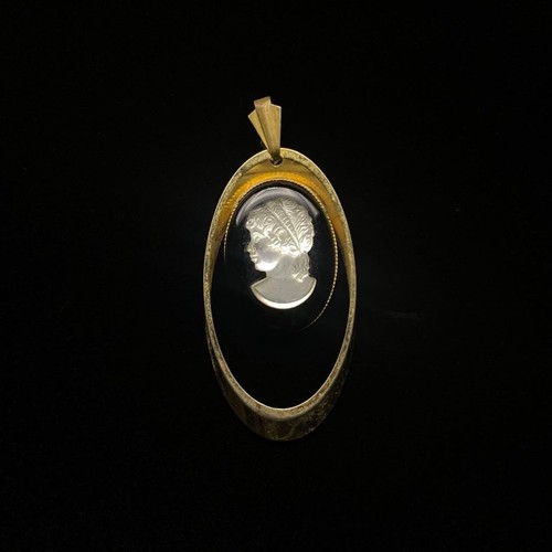 Bijou ancien pendentif camée