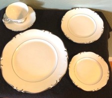 CROWN JEWEL CHINA ELEGANCE SCROLL RIM PLATINUM TRIM 40 PC SERVICE FOR 8 STUNNING