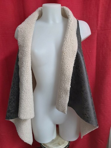 Veste sans manche fausse - , peau