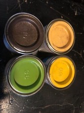 Deux pots Humbrol Enamel 50 ml N°69 Jaune jamais ouverts.