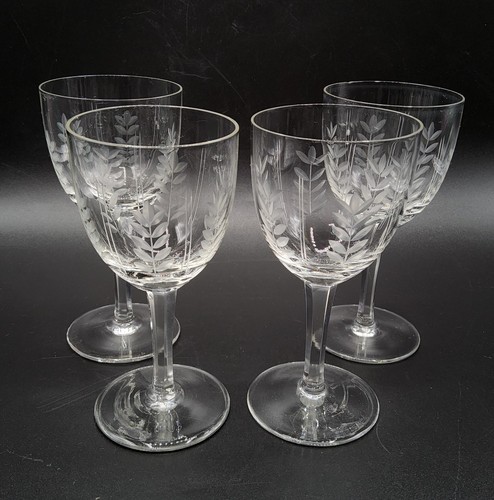 Quatre verres vin - quatre, en