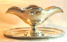 ***** Saucière en métal argenté forme mouvementée - XIX ième - SCN25ARG002