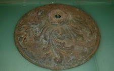 1 rosace plafonnier en métal ? lustre Diam : 14,7 cm  prof : 3 cm vert de gris