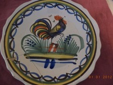 Assiette POPULAIRE FAIENCE XIX ème  AU COQ  QUIMPER ?