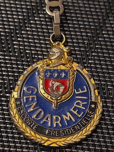 Porte clé delsart garde - porte,