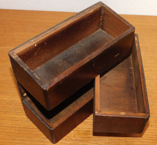 vintage CASIER à tiroir BOITE en BOIS de COUTURE pour BOBINE, AIGUILLE, PIEDS