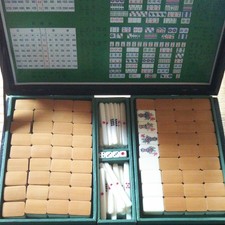 Retro Mahjong Set Near Mint