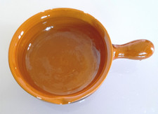 Petit caquelon marron céramique de Vallauris - décor d'une branche de pin