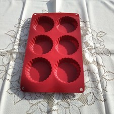 Moule Silicone rouge occasion 6 parts tartelettes , flans.