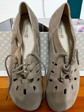 chaussure femme Helvesko chaussure plate pointure 39 couleur beige a lacet